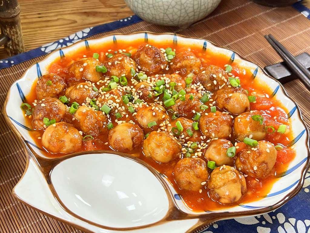 cach-trinh-bay-mon-trung-cut-sot-ca-chua