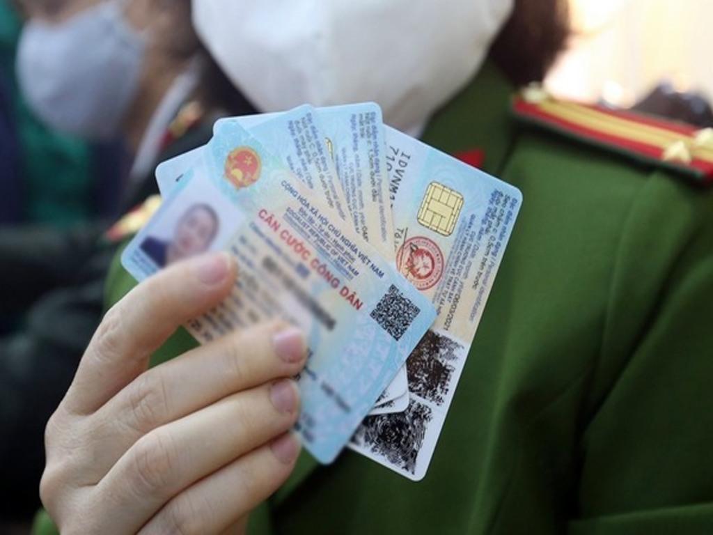 Làm CCCD online giúp tiết kiệm thời gian và công sức hiệu quả