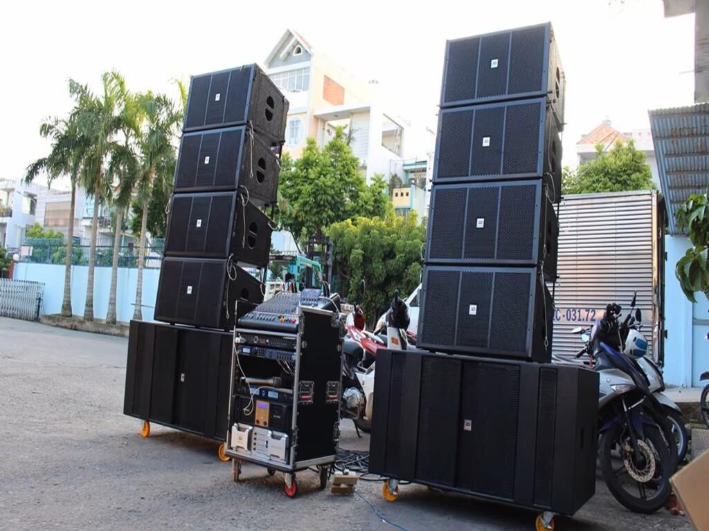 Loa array là gì? Ứng dụng của loại loa này trong sân khấu âm thanh lớn