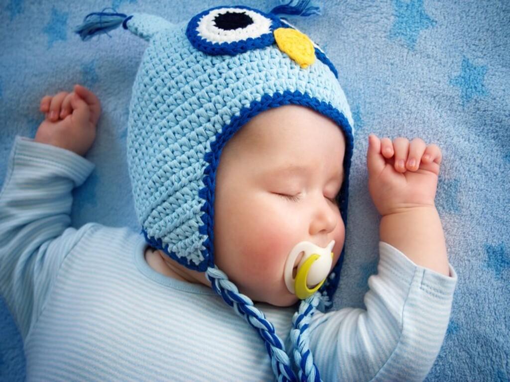 Tác dụng của ti giả khiến mẹ bỉm 9x áp dụng ngay và "mê tít"