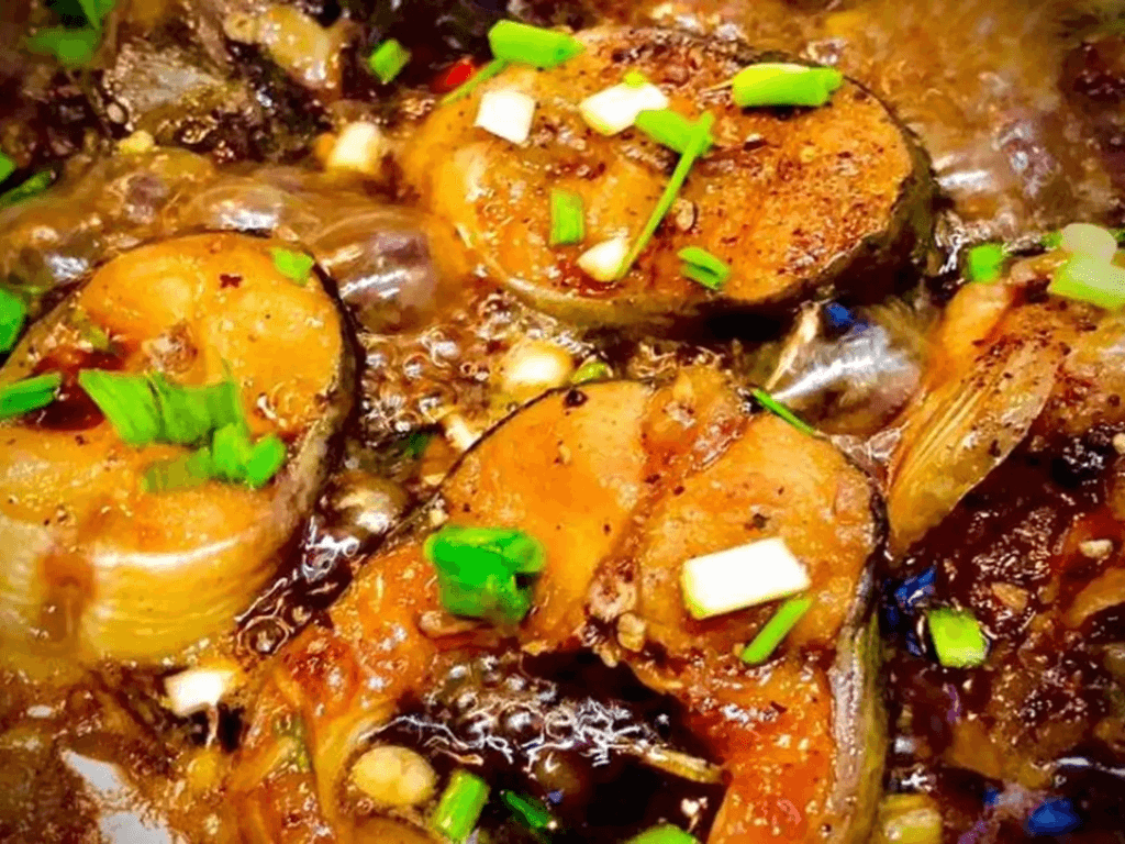 Cách kho cá lăng ngon “rụng đũa” món tủ của mẹ khiến ai ăn cũng nhớ