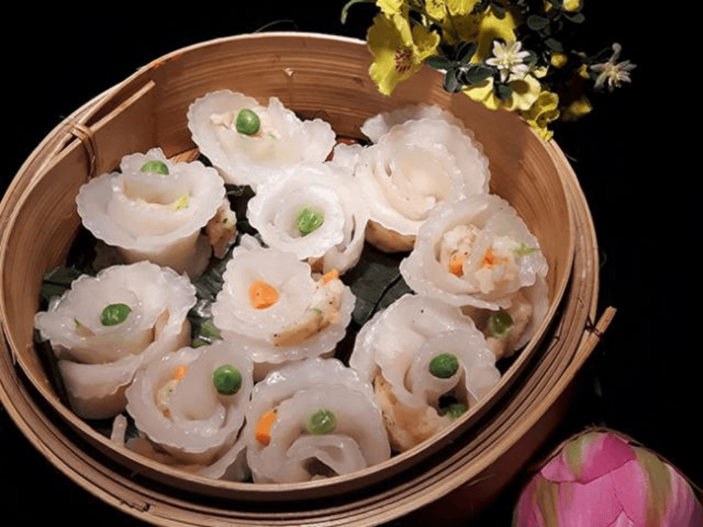 Cách làm há cảo ngon thơm mềm tạo hình hoa hồng cực hợp cho ngày lễ lãng mạn