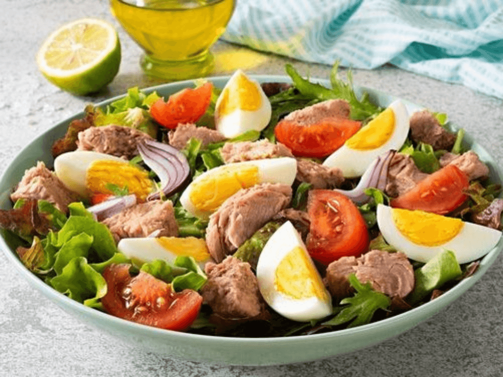Cách làm salad cá ngừ ngon khó cưỡng ăn kiêng mà không nhạt miệng