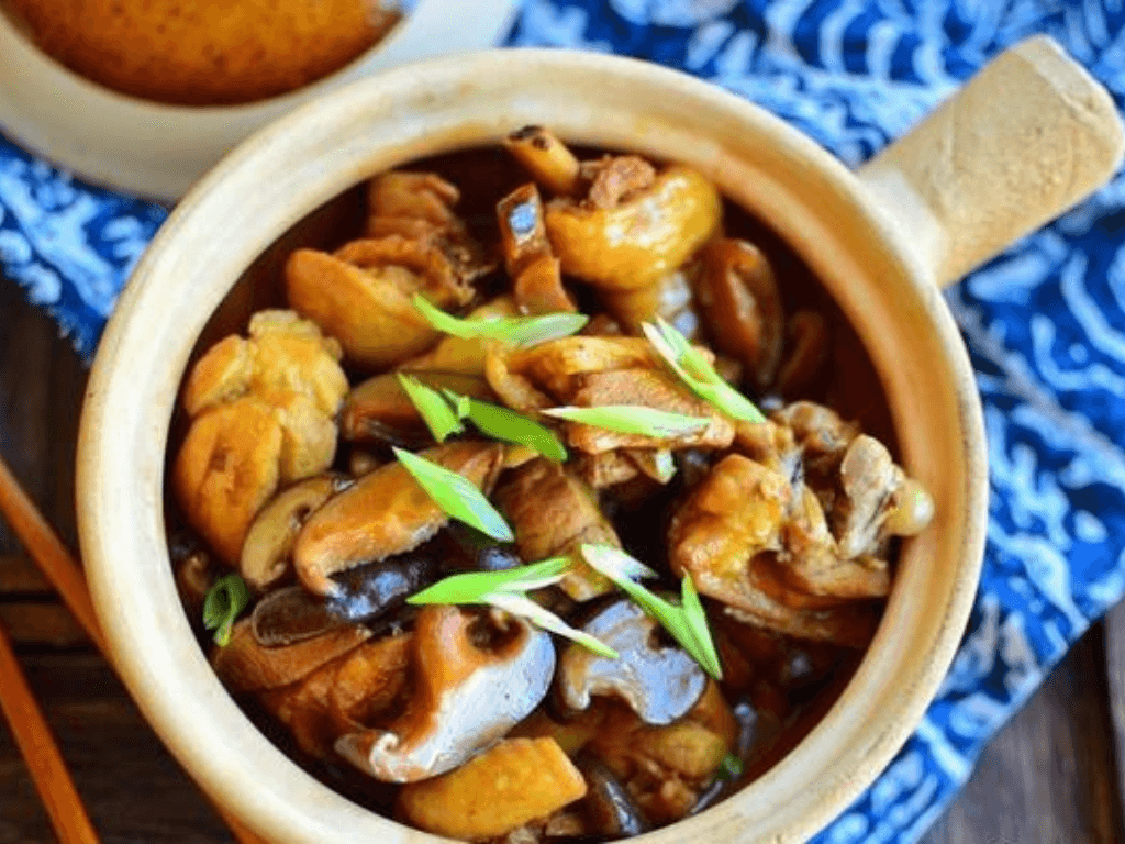 Cách làm gà om nấm thơm ngọt nước sánh “quyến rũ” tới giọt cuối cùng