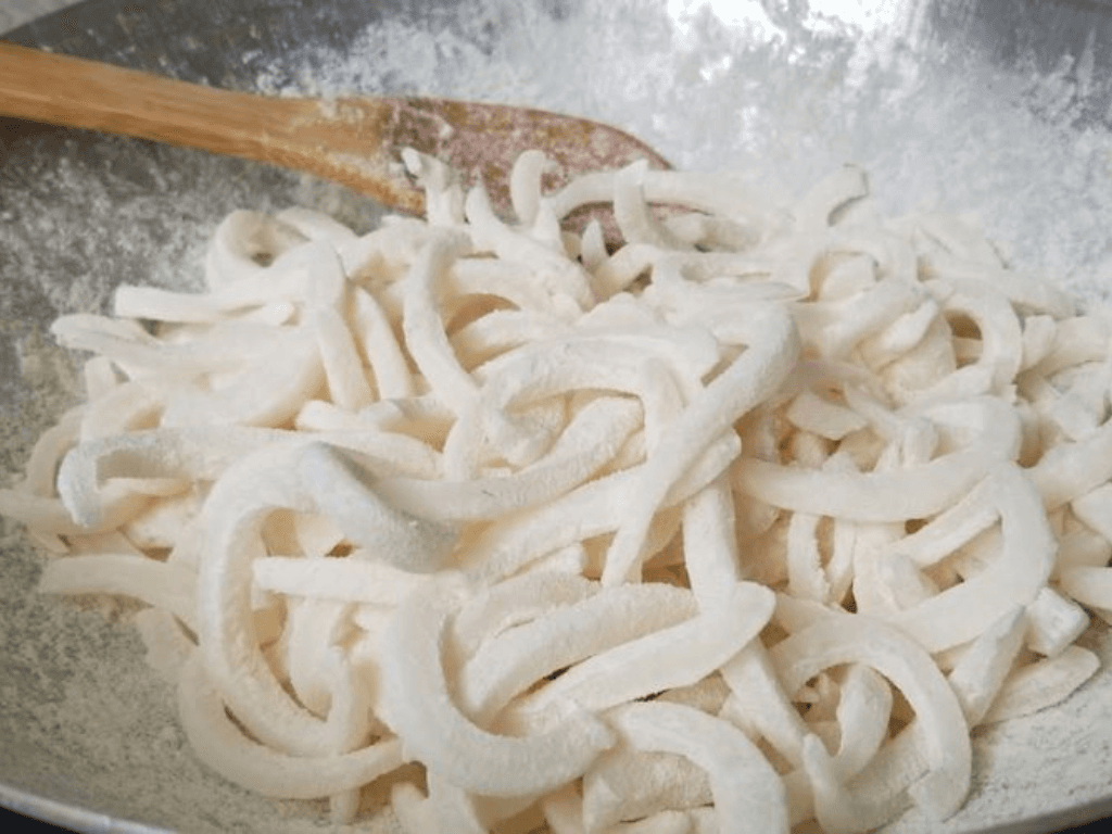 Cách sên mứt dừa không bị chảy nước để cả tháng vẫn đẹp màu “mê ly”