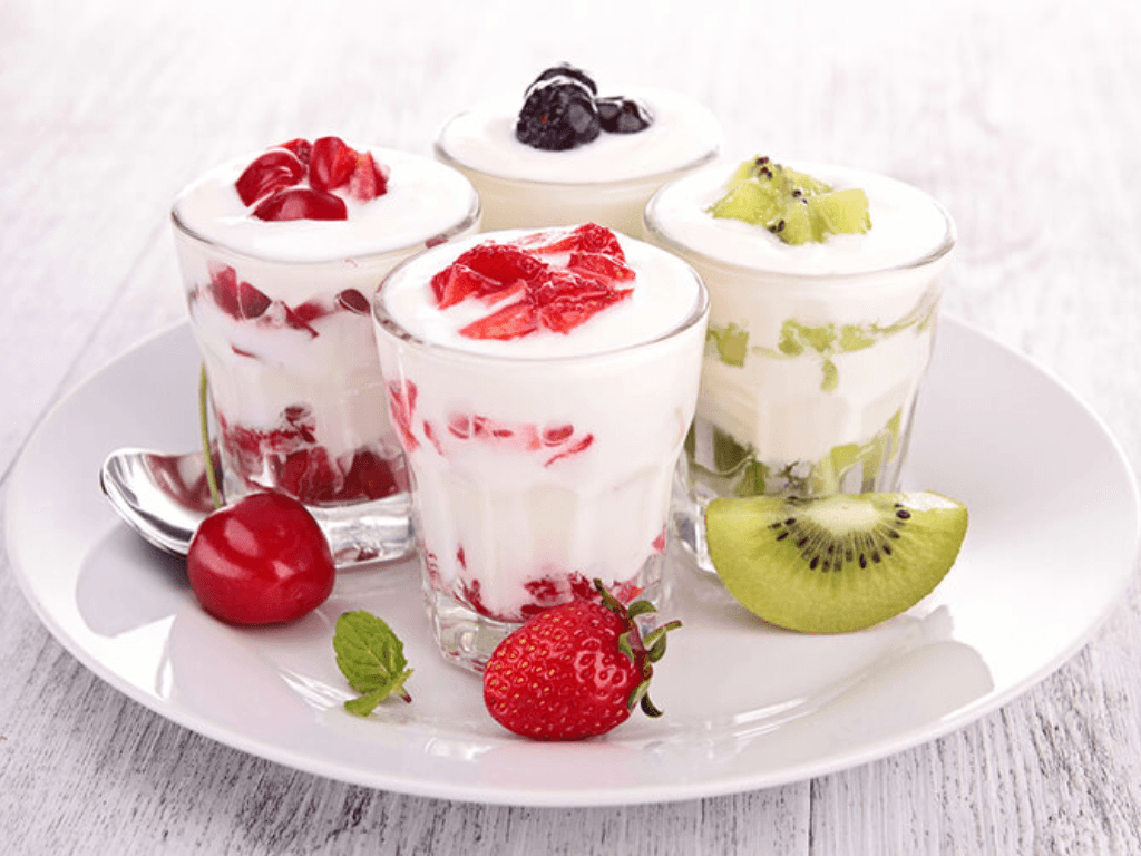 Cách làm sữa chua lắc mix trái cây tươi ngon mát cực “fresh” ngày hè