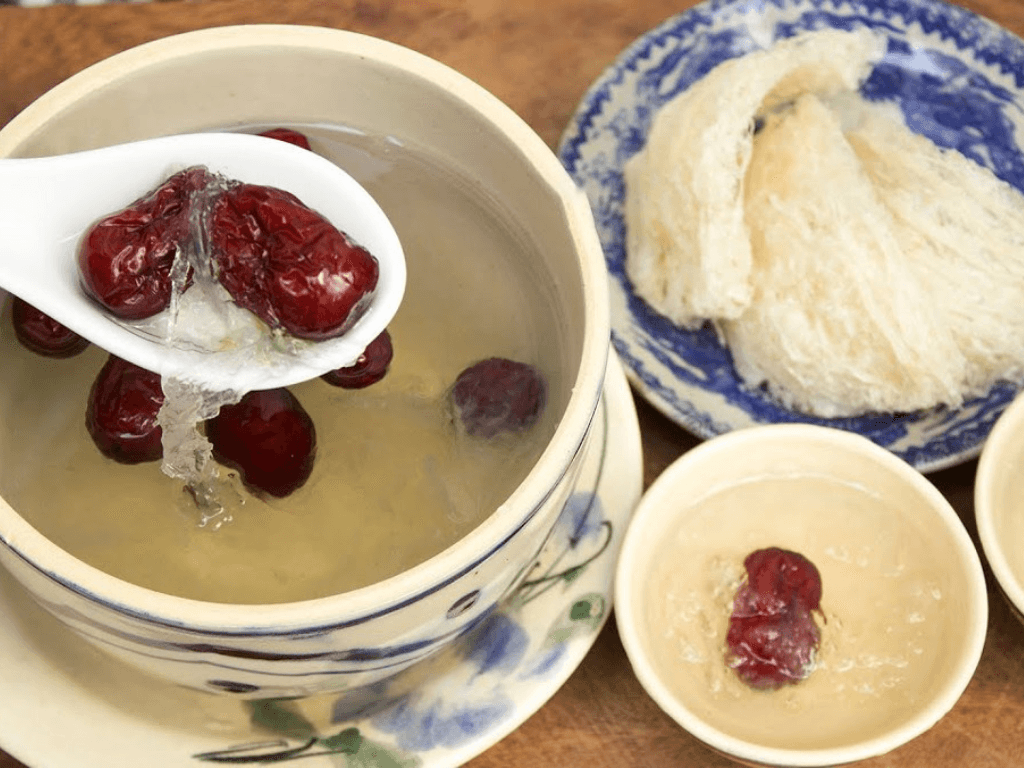 Chưng yến như thế nào để "bung lụa" hết tinh hoa dinh dưỡng quý giá