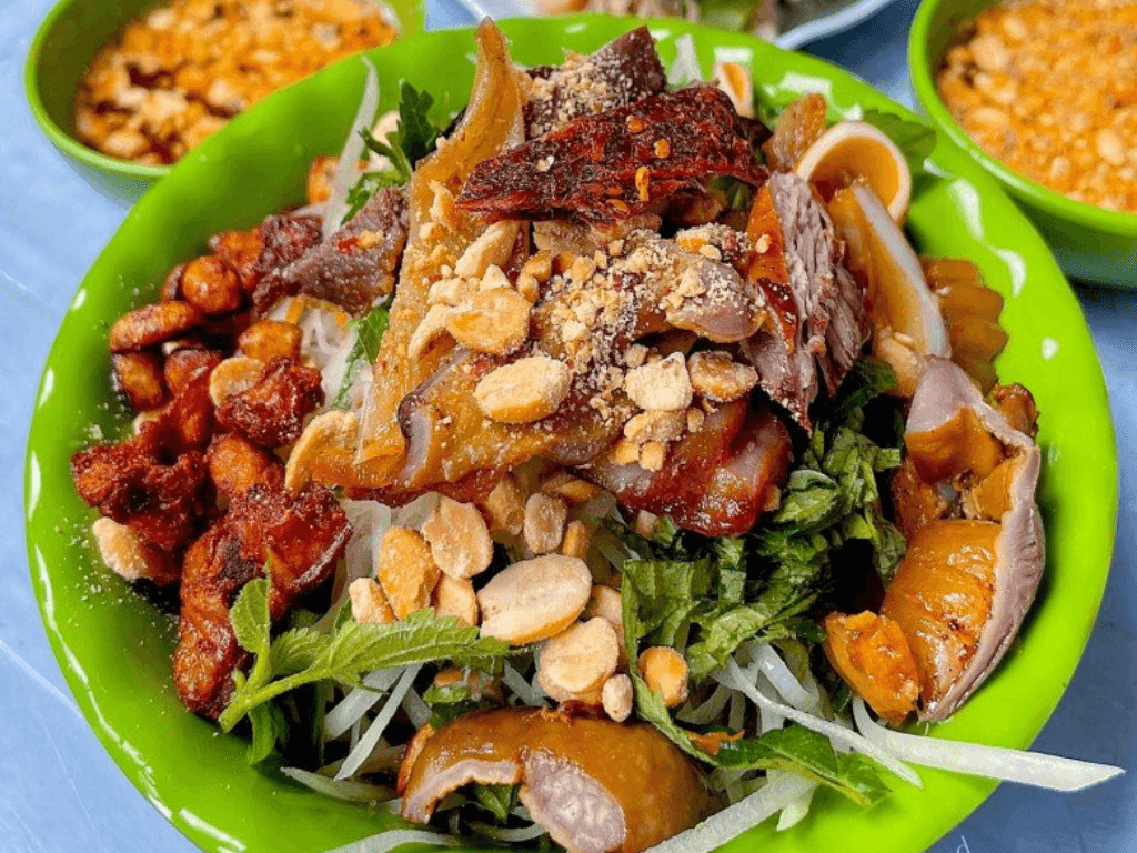 Cách làm nộm bò khô tái hiện 99.99% đặc sản phố cổ ngay tại bếp nhà bạn