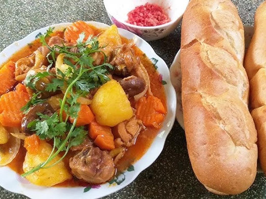 Cách làm gà nấu xí muội gà mềm "lạ miệng" ngon bất ngờ