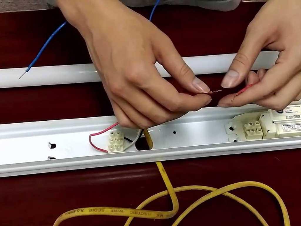 Cách sửa đèn LED bị hỏng "siêu nhanh" tại nhà không tốn tiền
