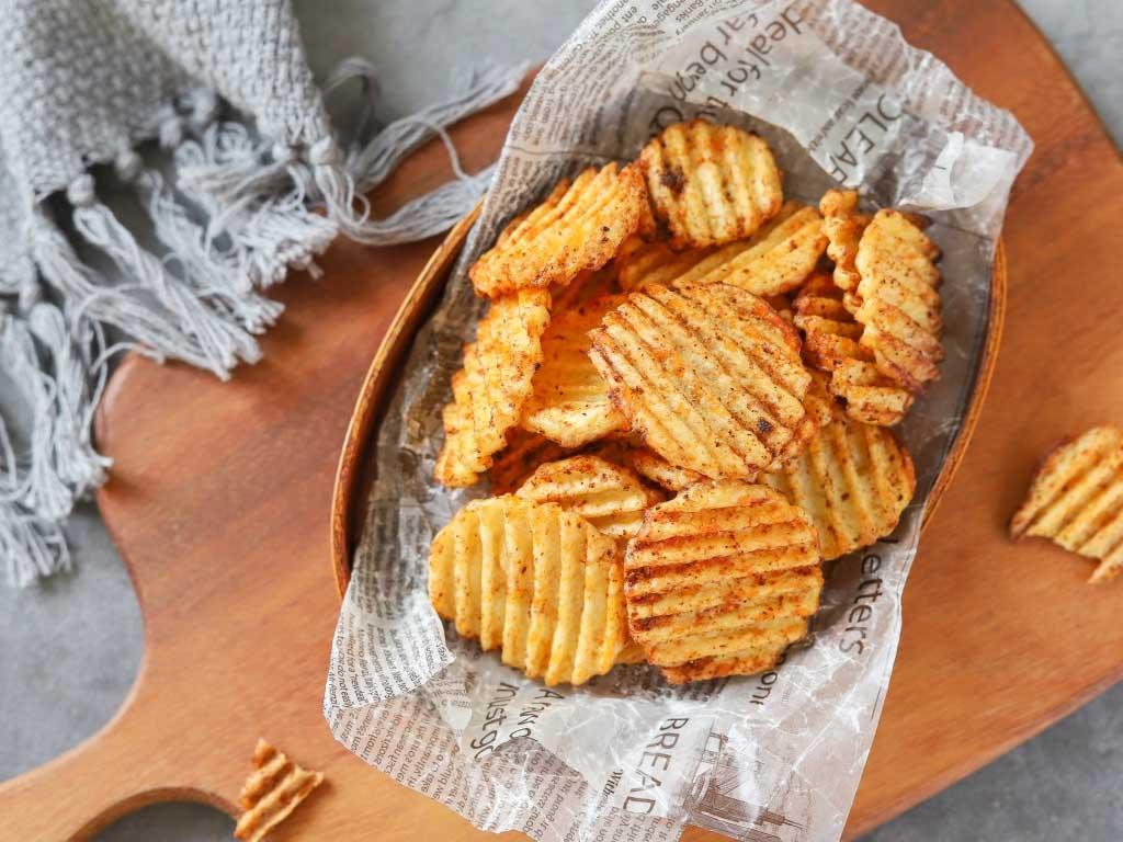 Cách làm snack khoai tây "cực giòn" không cần máy sấy