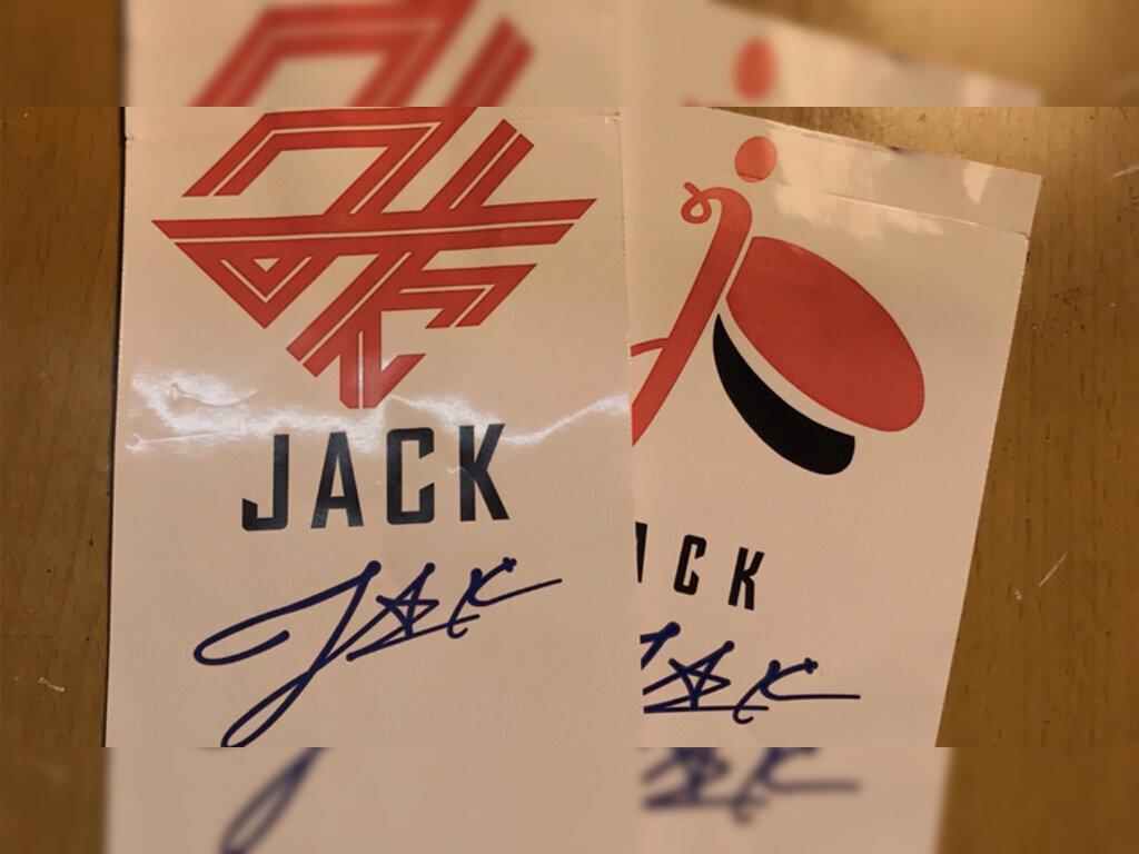 Chữ ký của ca sĩ Jack