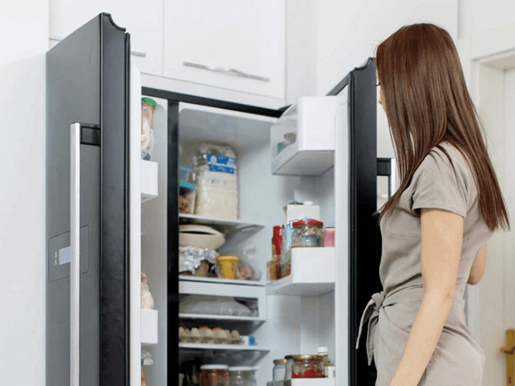 Cũng gần giống như tủ lạnh Samsung, tủ lạnh LG thường được tích hợp công nghệ Inverter và thiết kế thông minh