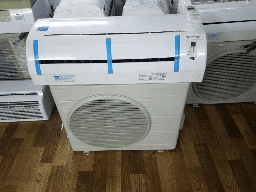  Máy lạnh Daikin 1.5hp cũng chính là máy lạnh Daikin 12000 BTU. 