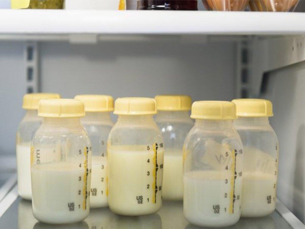 Thử ngay cách hâm nóng sữa mẹ để tủ lạnh nâng cao dinh dưỡng cho trẻ