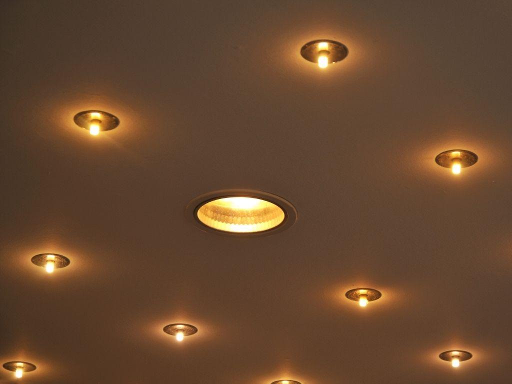 Bóng đèn downlight là gì? Có nên sử dụng bóng đèn downlight?