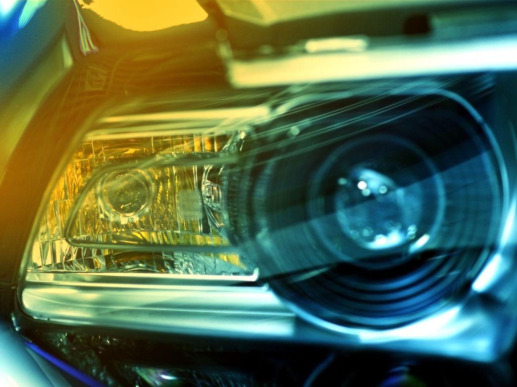 Bóng đèn h4, bóng đèn h7 có ý nghĩa gì? 3 Cách chọn bóng đèn ô tô siêu sáng, phù hợp nhất cho xe