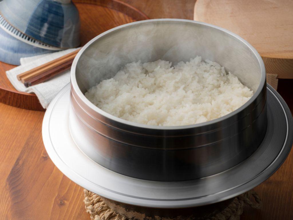 Hướng dẫn cách nấu cơm bằng bếp ga ngon, dẻo, thơm mềm