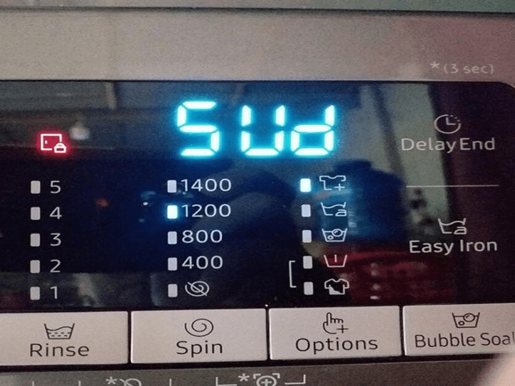 Lỗi 5UD máy giặt Samsung: Cảnh báo về việc dùng sai lượng bột giặt