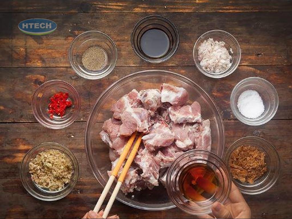 cach-nau-la-gu-suon-heo-ngon