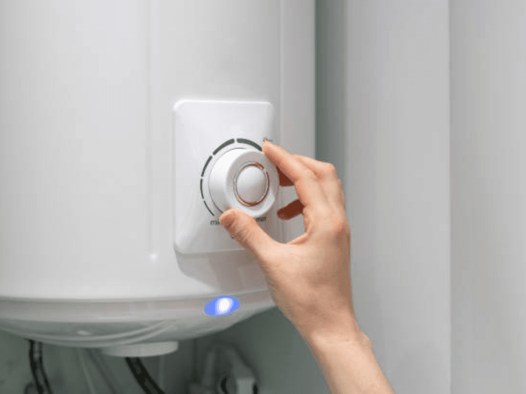 Xử lý nước nhiễm mặn kém khiến thanh đốt bình nóng lạnh đóng cặn “dày cộp”