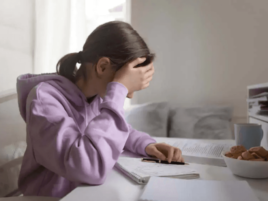 Đau đầu do thay đổi thời tiết đừng nằm điều hòa rồi trách trời đất “hành”