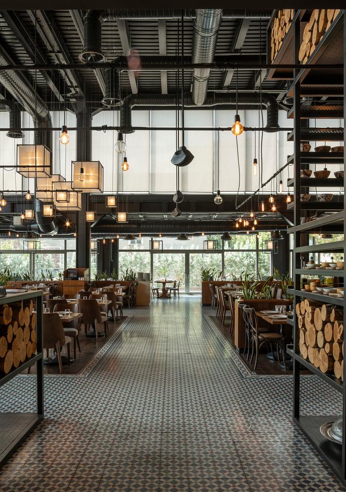 thiet-ke-nha-hang-chau-au