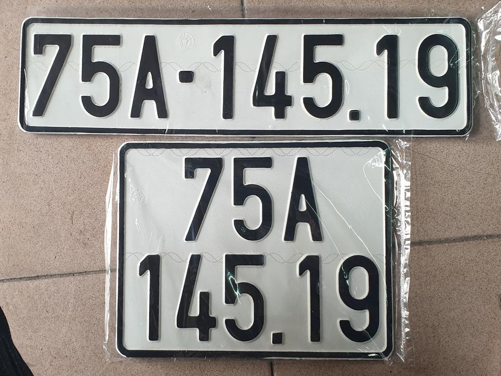 Biển số định danh có bao nhiêu số?