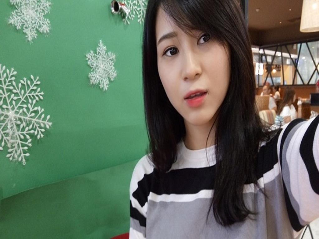 Cách tạo dáng và biểu cảm khi chụp selfie