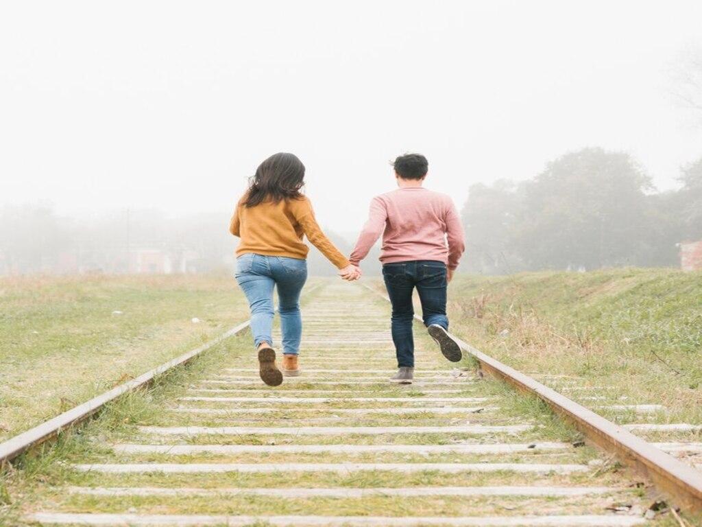 Bạch nguyệt quang trong đời thực nên trân trọng hay buông bỏ?