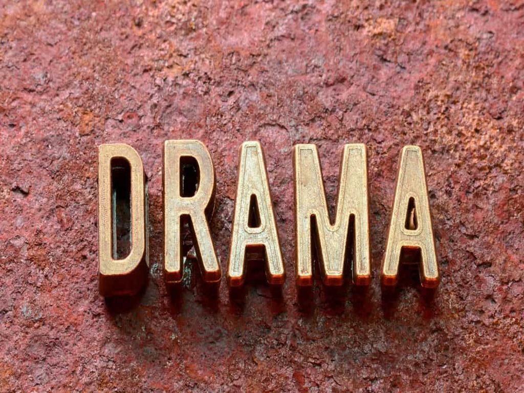 Drama là gì trên mạng xã hội và văn hóa Gen Z?