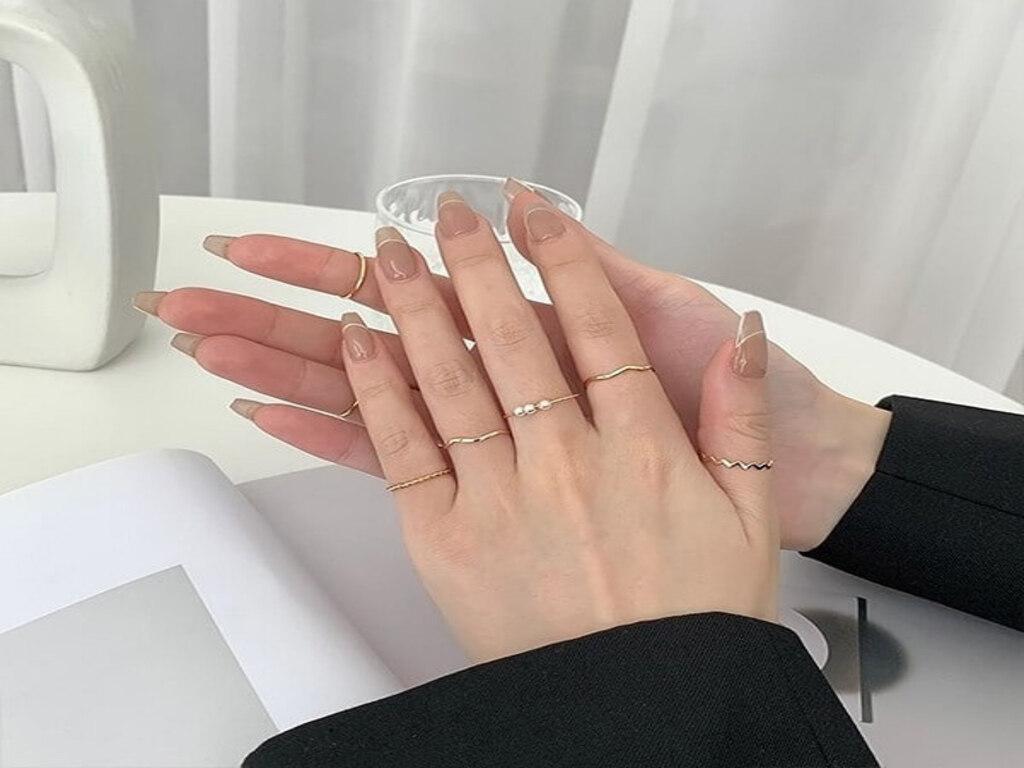 Đeo nhẫn tay trái và tay phải có gì khác nhau?