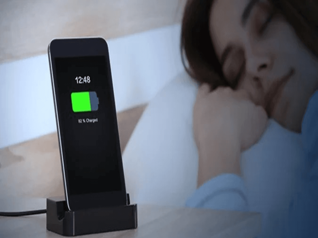 Nỗi lo khi sạc iPhone qua đêm