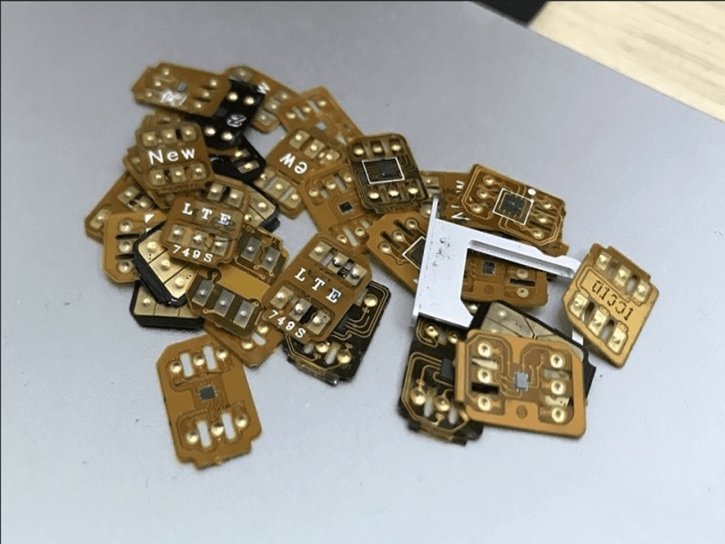 Cách chuyển iPhone Lock sang quốc tế bằng ICCID táo đen