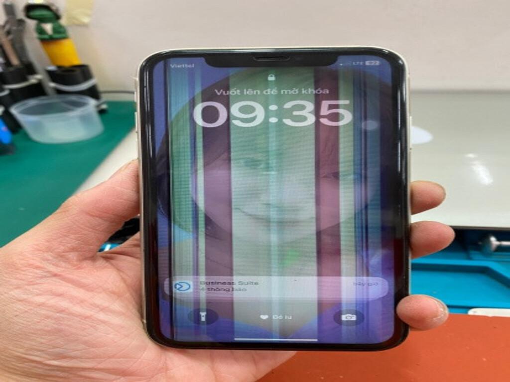 Khi nào cần thay màn hình iPhone 11?