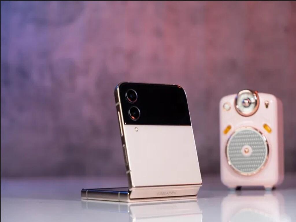 So sánh với điện thoại flagship cùng phân khúc