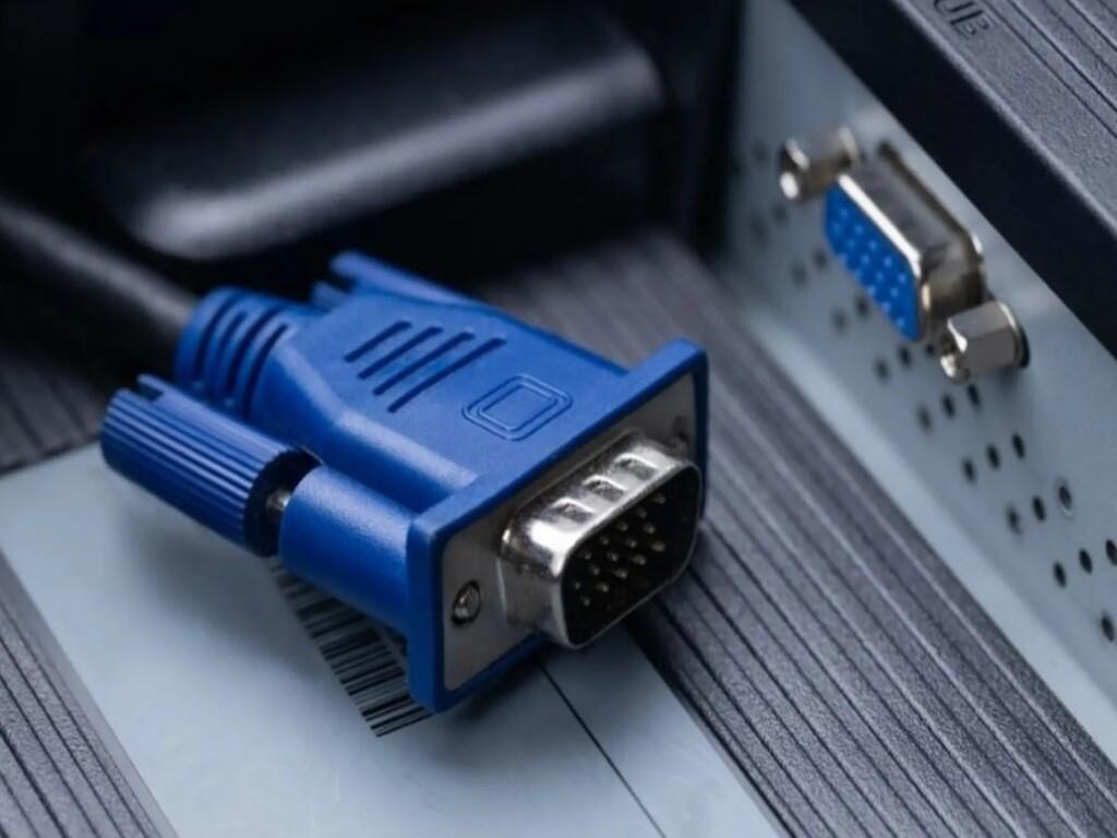 Ưu, nhược điểm của cổng HDMI và VGA trong trình chiếu