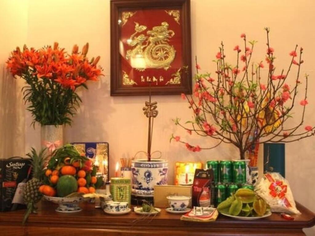 Mẫu cắm hoa bàn thờ đẹp đơn giản dễ thực hiện