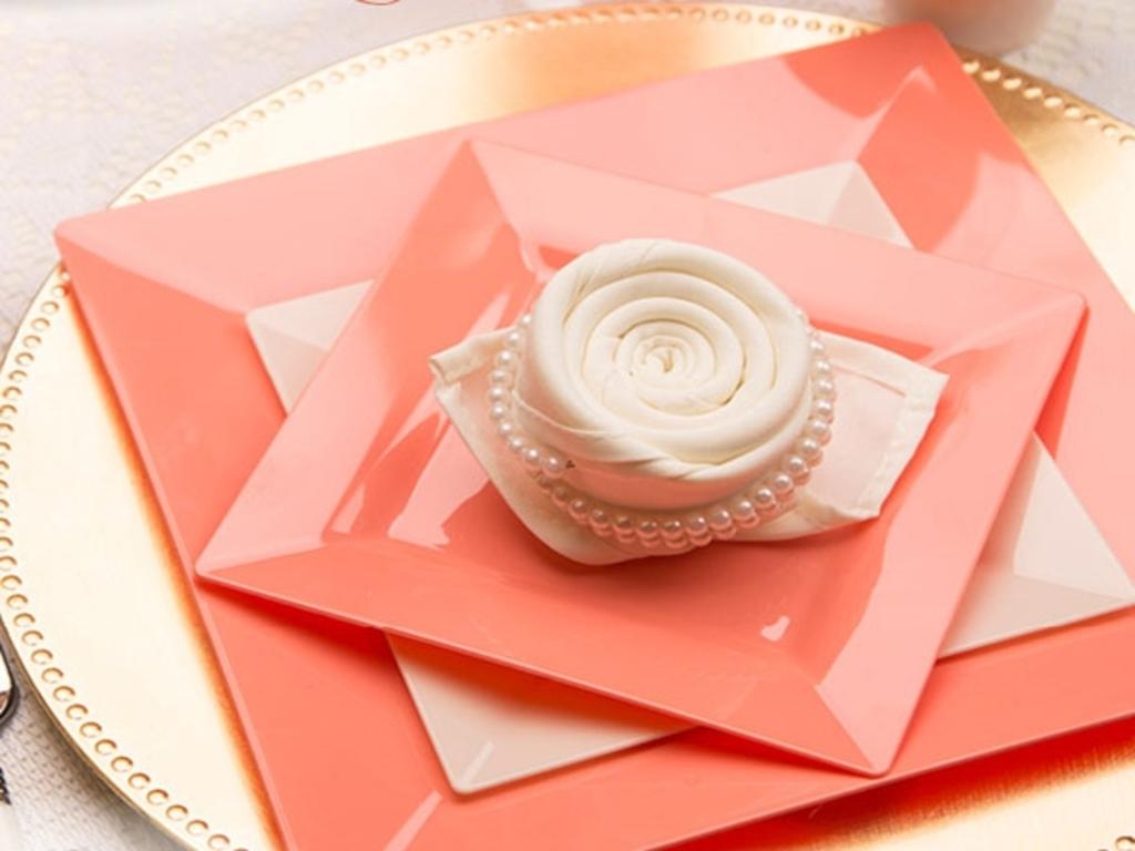 Giới thiệu về cách gấp khăn trang trí bàn ăn đẹp