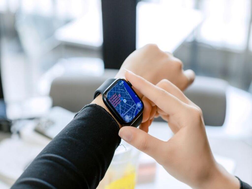 Các kiểu đeo Apple Watch phổ biến và phong cách