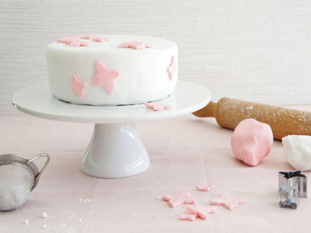 Những lỗi thường gặp khi làm fondant trang trí bánh và cách khắc phục