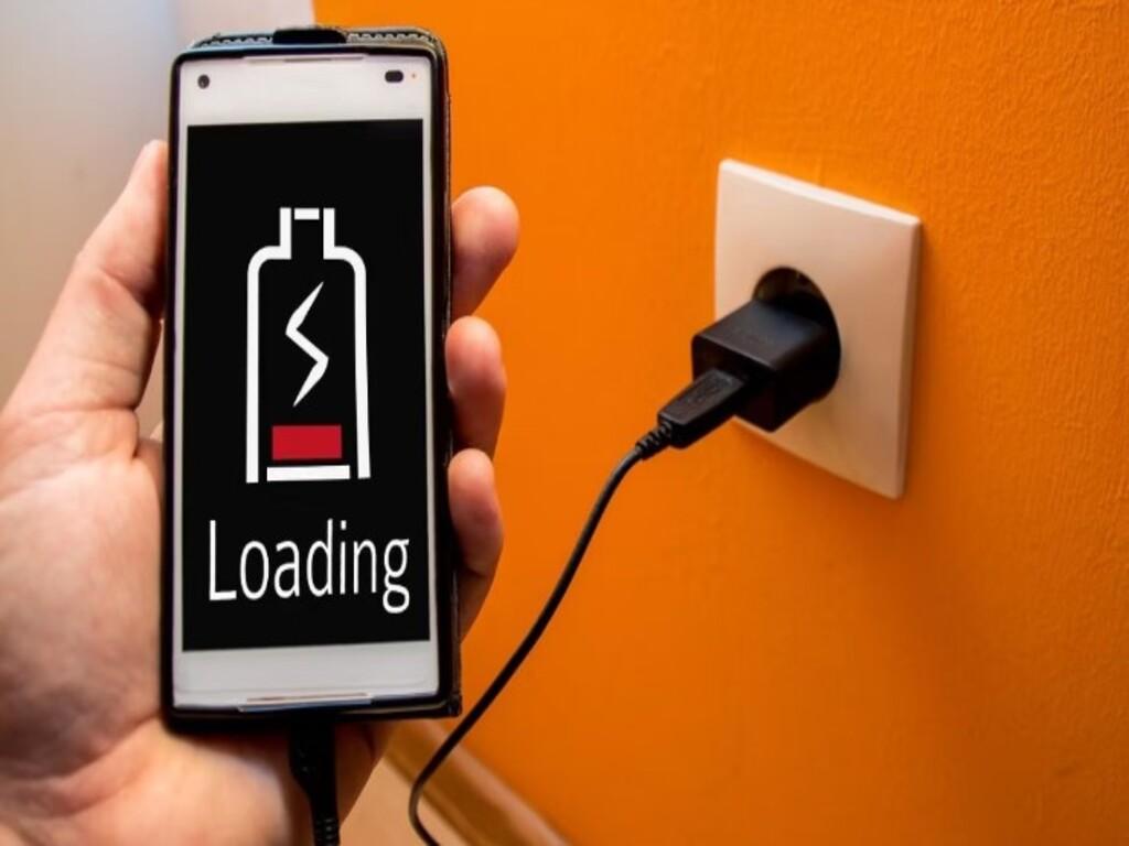 Thói quen sử dụng sai lầm làm máy điện thoại nhanh xuống cấp