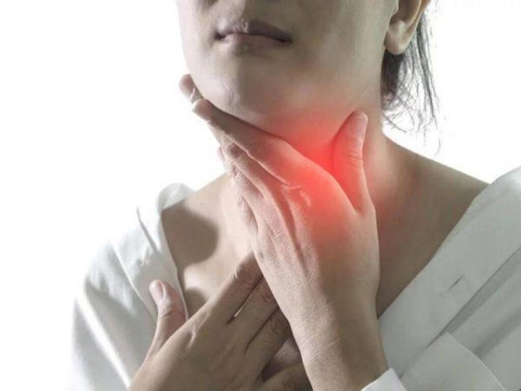 Nguyên nhân phổ biến khiến cổ họng dễ viêm đau