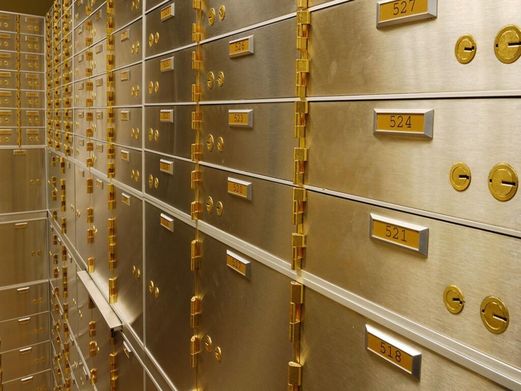 Bank safe deposit box trong dịch vụ tài chính