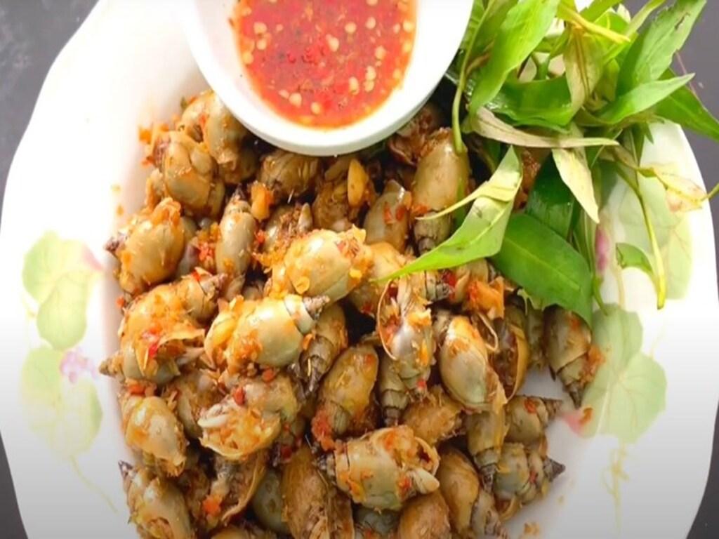 Biến tấu đặc biệt với cách làm ốc cà na rang muối thơm ngon