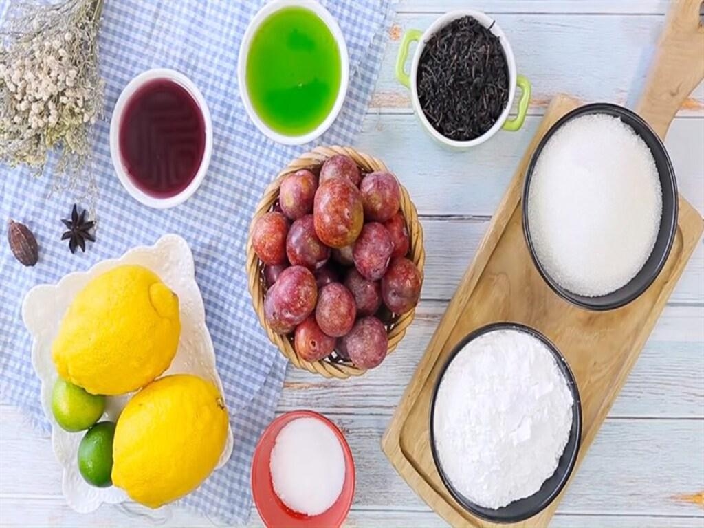 Chuẩn bị nguyên liệu cho Cách làm Trà mận Hà Nội