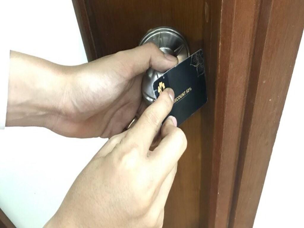 Biện pháp an toàn khi phá khóa cửa hoặc thay ổ khóa mới