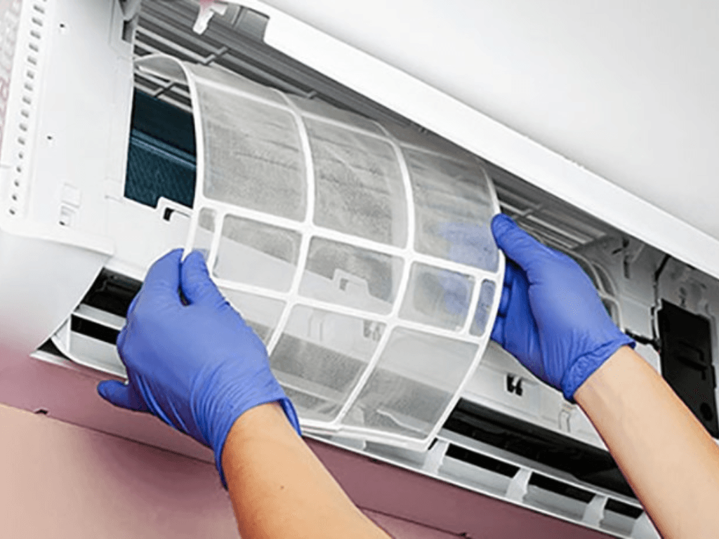 luu-y-an-toan-khi-tu-ve-sinh-may-lanh