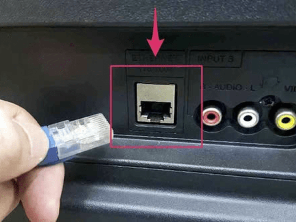 nha-co-cap-mang-lan-dung-cam-truc-tiep