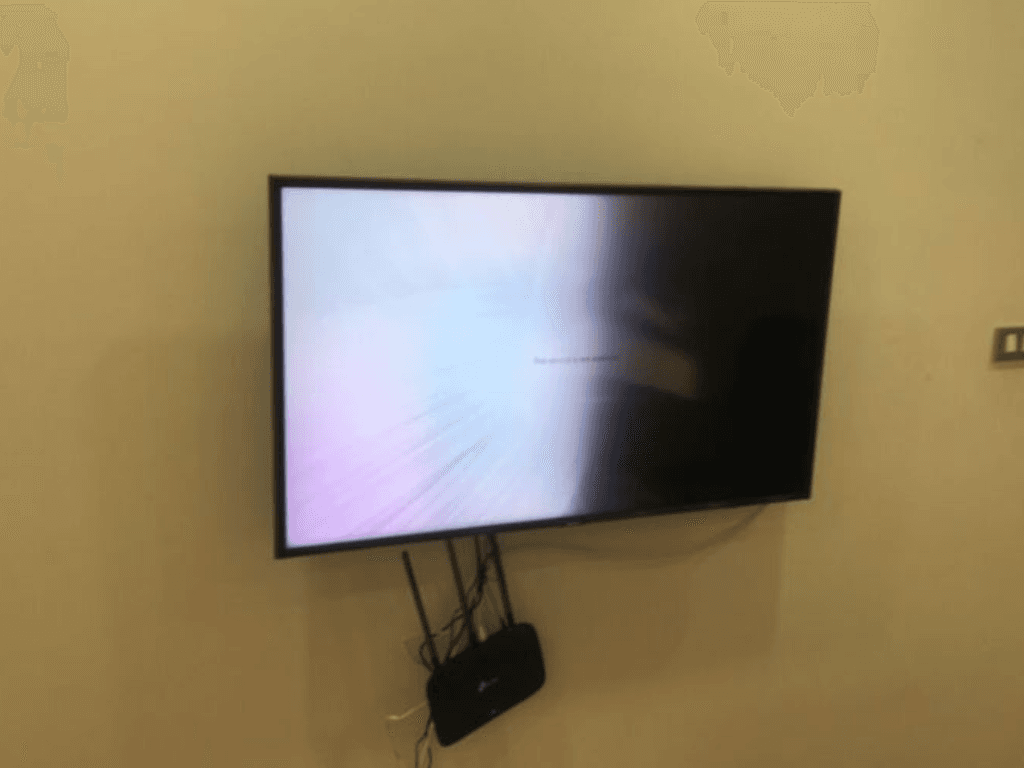 dau-hieu-nhan-biet-tivi-lg-bi-mat-mau